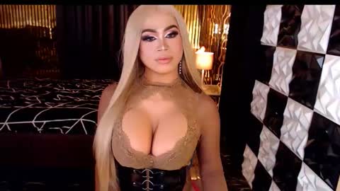 ravenmystiquex online show from April 10, 2026, 5:28 pm