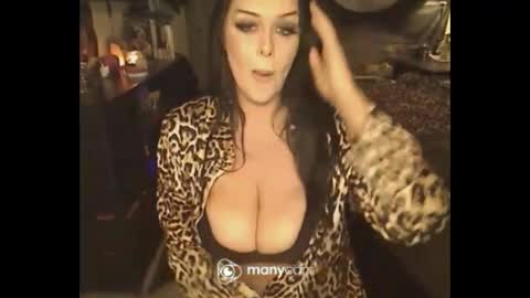 Snapshot of ravenxlee chatting on June 11, 2026, 7:34 pm ravenxlee online show from June 11, 2026, 7:34 pm