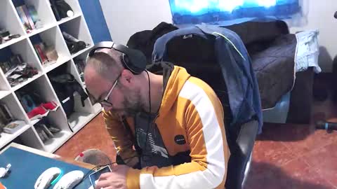 ravingr3d3 online show from October 30, 2025, 12:50 pm