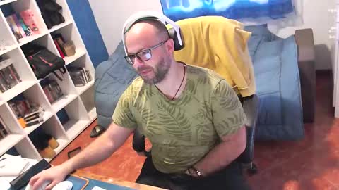 Snapshot of ravingr3d3 chatting on March 12, 2026, 9:59 am ravingr3d3 online show from March 12, 2026, 9:59 am