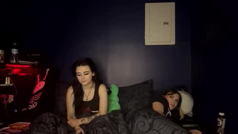 Ravyn and Nyx online show from October 25, 2025, 4:09 am