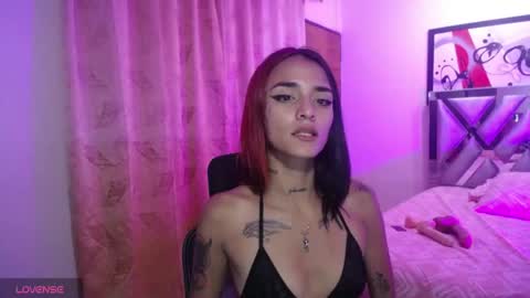ravyn_rouge online show from April 27, 2026, 8:40 pm