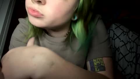 Snapshot of ravyn_xoxo chatting on February 4, 2025, 5:53 am Ravynn 3 online show from February 4, 2025, 5:53 am