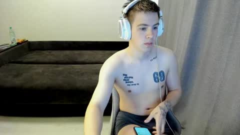 Ray online show from April 19, 2026, 6:46 am