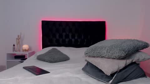 Ray online show from November 24, 2025, 11:37 pm