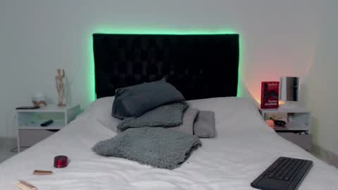 Ray online show from December 23, 2025, 2:09 am