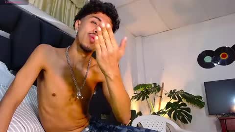 Snapshot of raydevil_ chatting on January 12, 2025, 6:28 am Rayn online show from January 12, 2025, 6:28 am