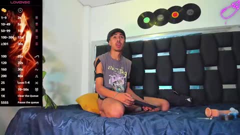 Snapshot of raydevil_ chatting on February 20, 2025, 5:29 pm Rayn online show from February 20, 2025, 5:29 pm