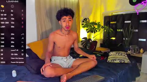 Snapshot of raydevil_ chatting on February 27, 2025, 6:53 pm Rayn online show from February 27, 2025, 6:53 pm