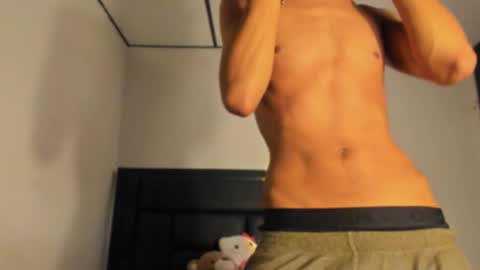 Snapshot of raydevil_ chatting on October 15, 2025, 12:11 am Rayn online show from October 15, 2025, 12:11 am