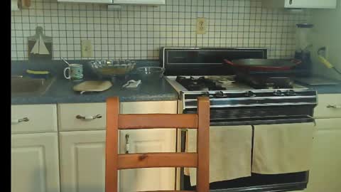 Ray online show from November 3, 2025, 7:37 pm