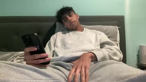 raymondg8596 online show from February 4, 2025, 1:56 am