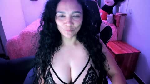 Danna online show from April 12, 2026, 4:28 am