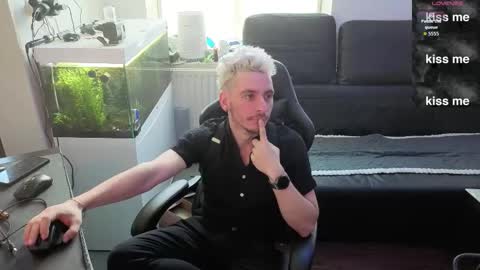 Rayzel online show from February 3, 2026, 11:15 am