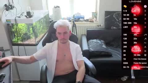 Rayzel online show from March 26, 2026, 1:06 pm