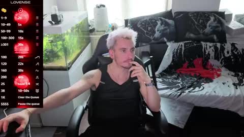 Rayzel online show from April 18, 2026, 11:47 am