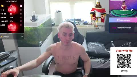 Snapshot of rayzel_white chatting on May 13, 2026, 1:30 pm Rayzel White online show from May 13, 2026, 1:30 pm