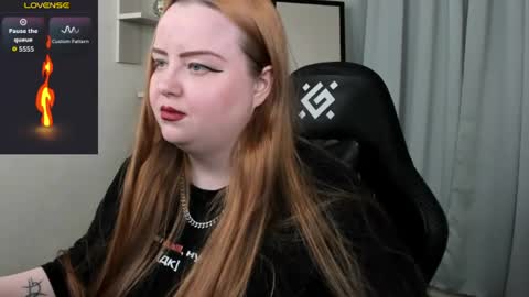 Snapshot of razoom_emma chatting on June 11, 2026, 2:53 am Emma Razumovskaya online show from June 11, 2026, 2:53 am