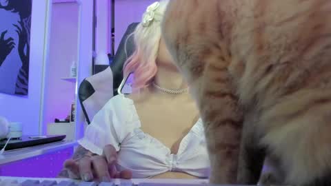 Snapshot of rea_winry chatting on April 4, 2026, 11:13 pm Rea online show from April 4, 2026, 11:13 pm