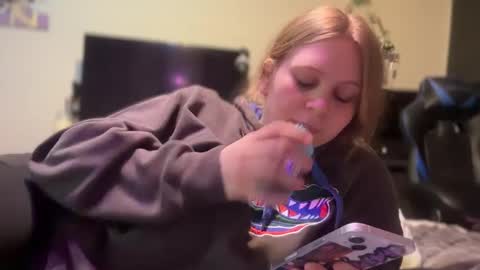 Preston  Stella online show from February 3, 2025, 11:09 am