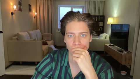 Snapshot of realsupermichael chatting on February 4, 2025, 2:32 pm AliceEve online show from February 4, 2025, 2:32 pm