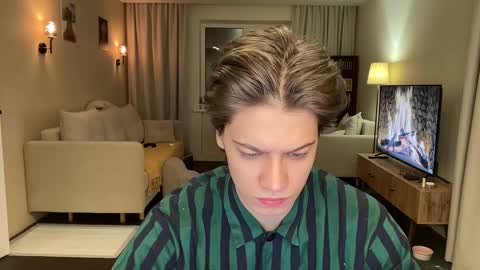 Snapshot of realsupermichael chatting on February 4, 2025, 7:33 pm AliceEve online show from February 4, 2025, 7:33 pm