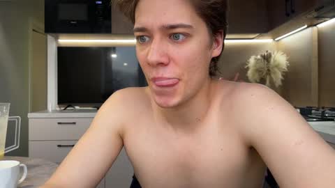 Snapshot of realsupermichael chatting on February 24, 2025, 2:26 pm AliceEve online show from February 24, 2025, 2:26 pm