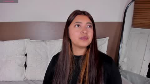 Snapshot of rebeca_williams_ chatting on June 5, 2026, 10:54 am Rebeca Williams online show from June 5, 2026, 10:54 am