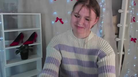 Snapshot of rebecca_____ chatting on January 9, 2025, 12:35 am rebecca_____ online show from January 9, 2025, 12:35 am
