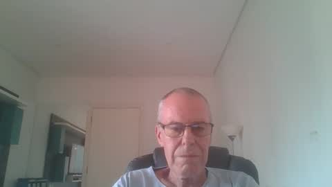 Rene online show from February 17, 2026, 8:04 pm