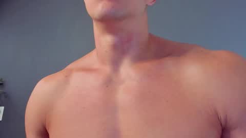 twitter REECET26 instagram RECCETAYLOR online show from September 18, 2025, 2:19 pm