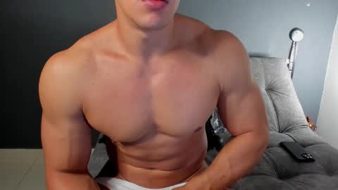 twitter REECET26 instagram RECCETAYLOR online show from October 8, 2025, 12:41 am