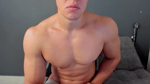 twitter REECET26 instagram RECCETAYLOR online show from October 9, 2025, 3:43 pm