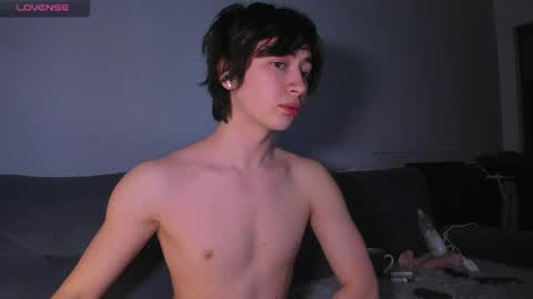 Snapshot of recklessalan chatting on April 26, 2026, 4:37 pm Alan online show from April 26, 2026, 4:37 pm