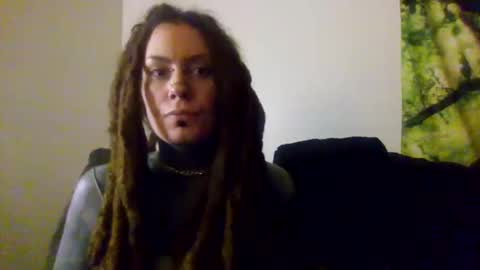 Snapshot of red_eyed_roze chatting on February 4, 2025, 4:15 am red_eyed_roze online show from February 4, 2025, 4:15 am