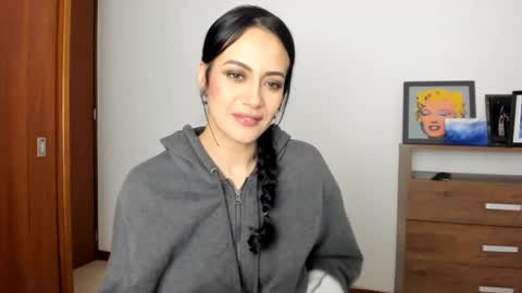 red_flower203 online show from January 11, 2025, 1:27 am