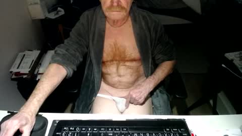 Snapshot of redbare12007 chatting on June 28, 2026, 6:47 pm Red online show from June 28, 2026, 6:47 pm