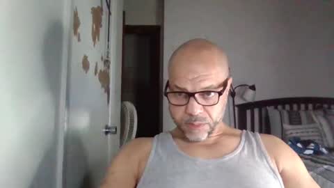 Snapshot of redbone441 chatting on April 24, 2026, 1:41 am Redbone online show from April 24, 2026, 1:41 am