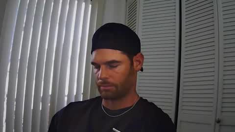 reddead7100 online show from April 24, 2026, 10:23 pm