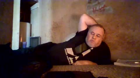 Snapshot of reddragon1195 chatting on April 8, 2026, 10:43 pm reddragon1195 online show from April 8, 2026, 10:43 pm
