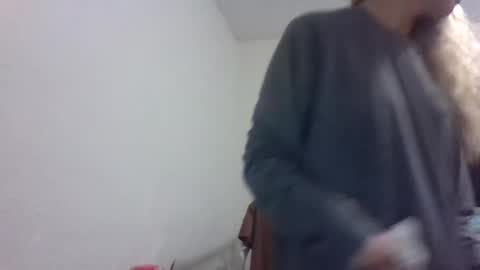 reddwaxx online show from November 21, 2025, 7:01 pm