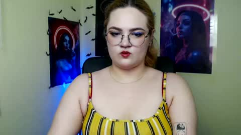 Snapshot of redhotqueen1 chatting on June 2, 2026, 12:07 pm Rina online show from June 2, 2026, 12:07 pm