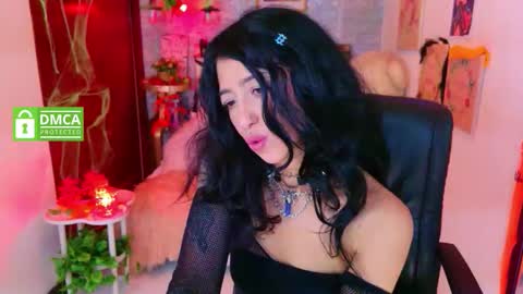 Lili Lopez online show from October 8, 2025, 8:28 pm