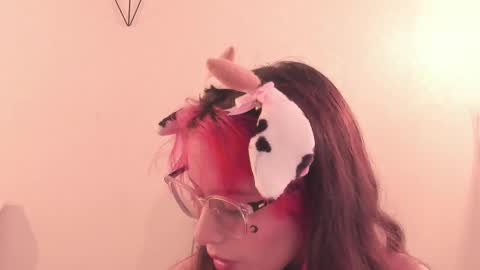 Snapshot of redmeloddy chatting on March 9, 2025, 10:19 pm Meloddy online show from March 9, 2025, 10:19 pm