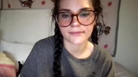 Penelope online show from February 10, 2025, 6:03 pm
