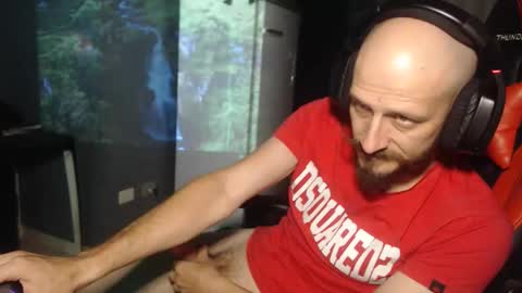 redra online show from October 1, 2025, 9:54 pm