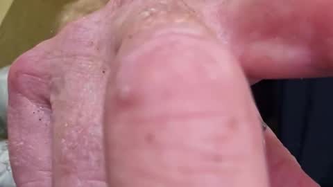 redrodridding online show from October 22, 2025, 1:44 pm