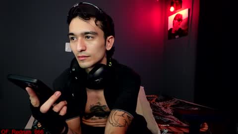 Snapshot of redrum_696 chatting on December 13, 2024, 5:05 am Red online show from December 13, 2024, 5:05 am