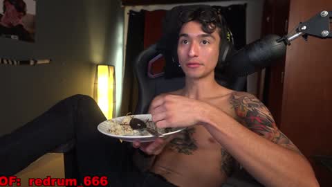 Snapshot of redrum_696 chatting on January 21, 2025, 5:41 pm Red online show from January 21, 2025, 5:41 pm