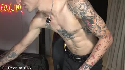 Red online show from May 31, 2026, 1:03 am